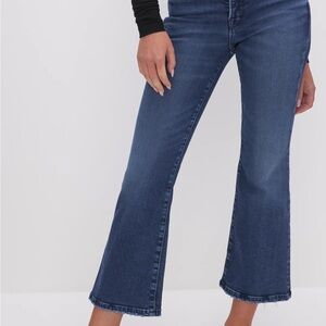 GOOD AMERICAN GOOD LEGS CROPPED MINI BOOT JEANS